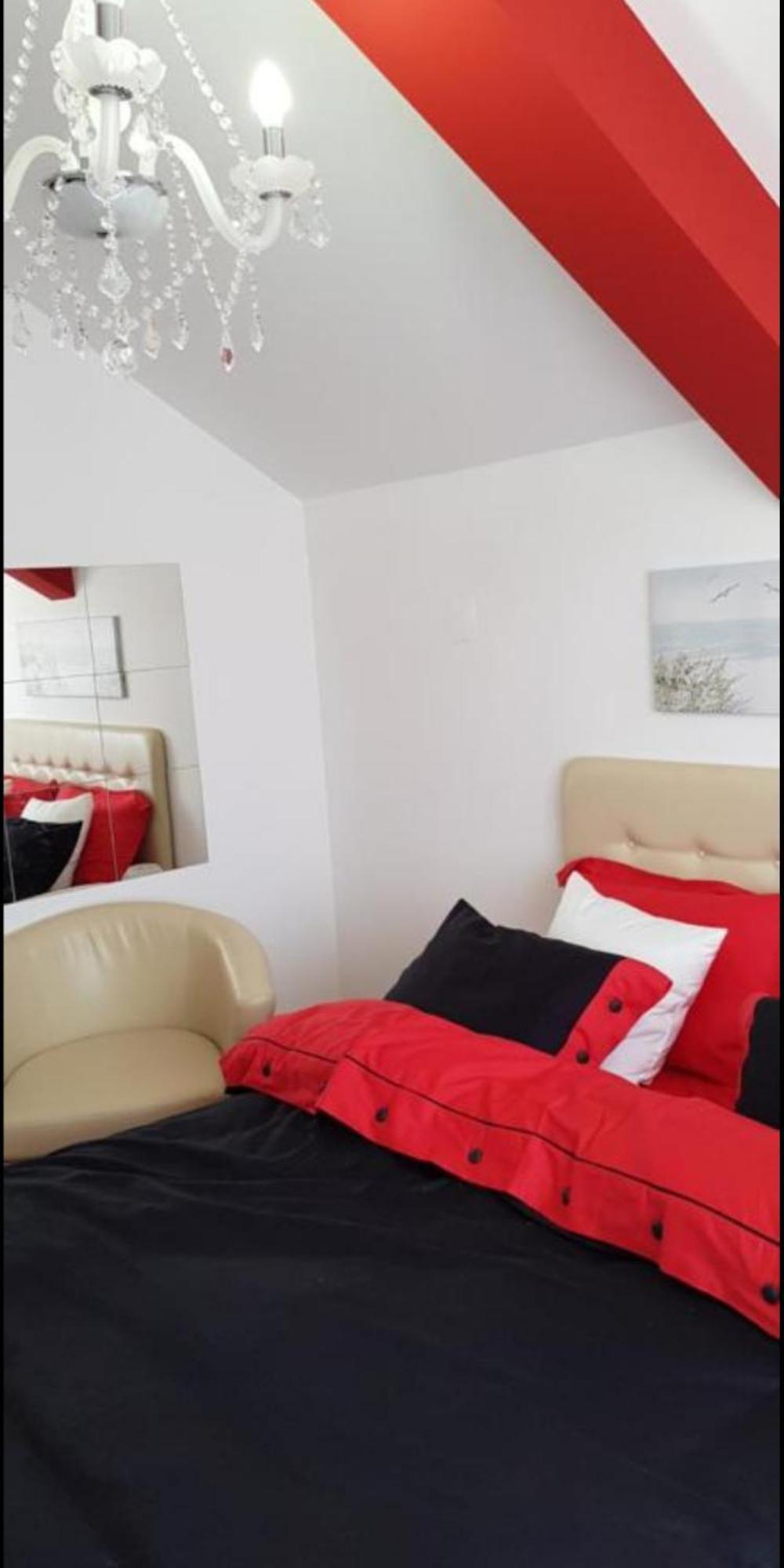 Lux Apartments With Pool Dex Zemun Polje Экстерьер фото