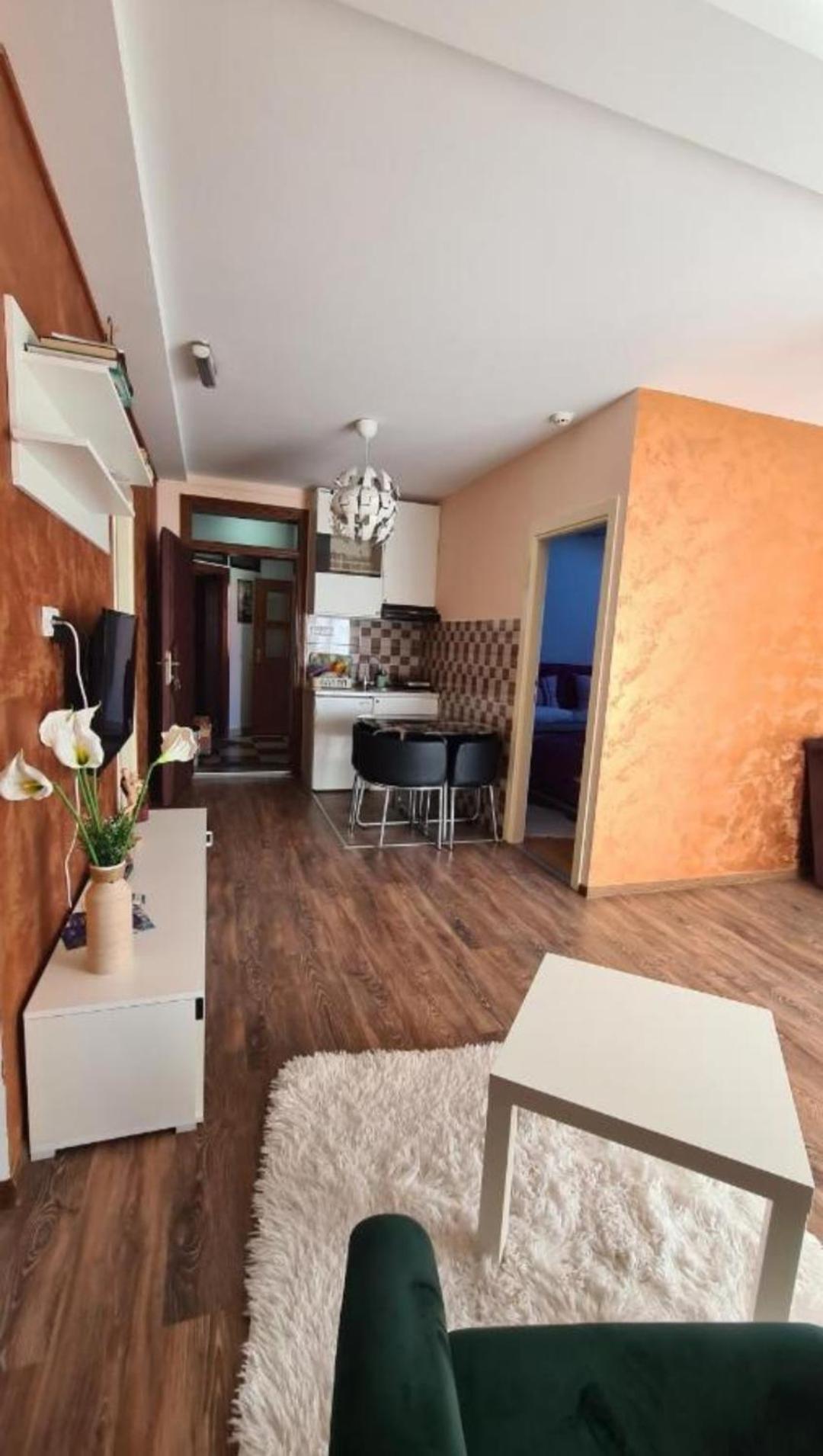 Lux Apartments With Pool Dex Zemun Polje Экстерьер фото